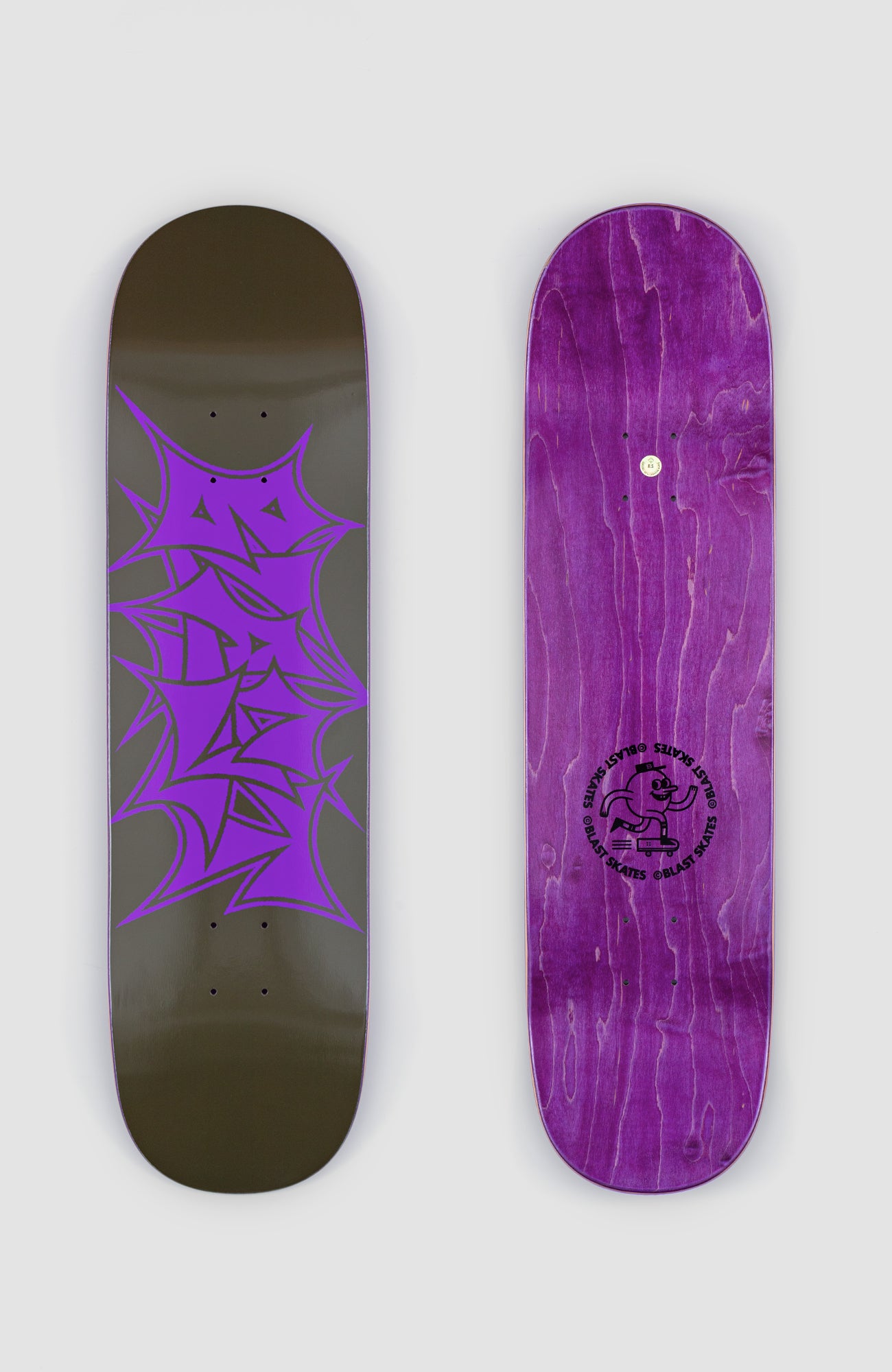 スケートボード BLAST SKATES 10\